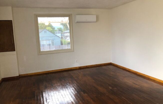 1-Bedroom, 1-Bath Apartment with Retro Charm and Private Yard!