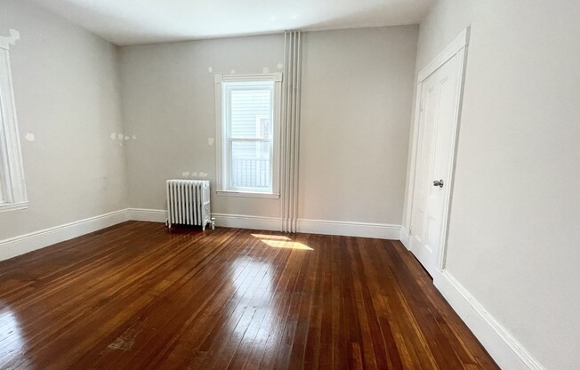 3 beds, 1 bath, $3,350, Unit 1