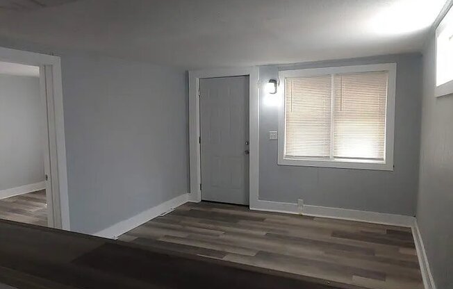 616 W CHAMBERS