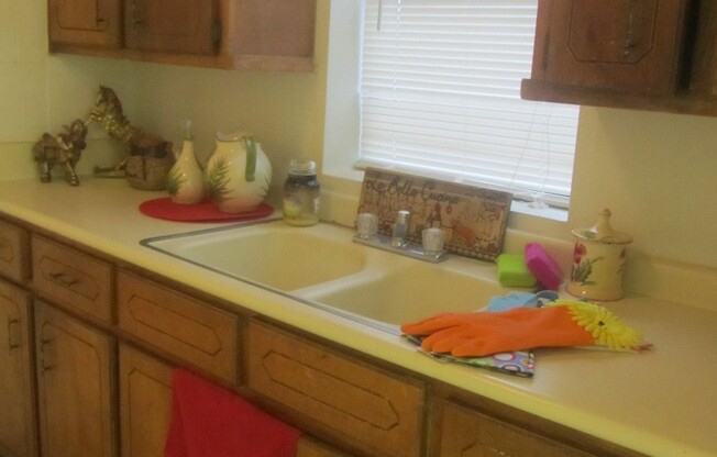 2 beds, 1.5 baths, 1,000 sqft, $945, Unit BA-15