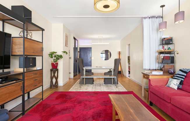 1 bed, 1 bath, $6,350, Unit 15B