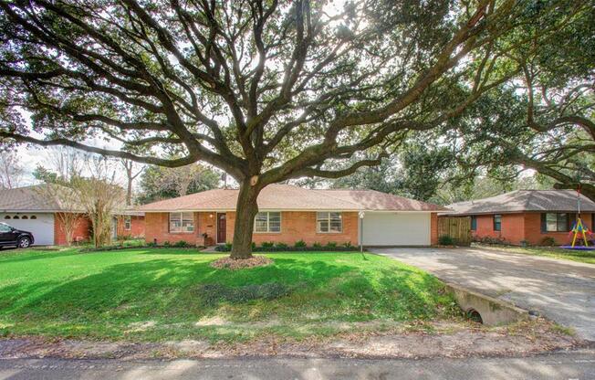 8939 ROCKHURST DR