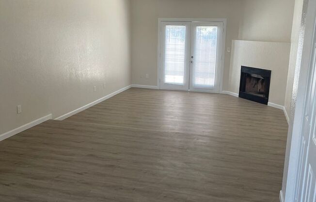 Fully Remodeled 3 Bedroom 2 Bathroom Town-home in Central Phoenix!!