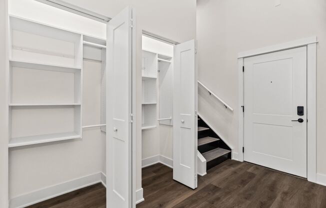 1 bed, 1.5 baths, 689 sqft, $3,395, Unit 206
