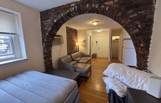 Studio, 1 bath, 700 sqft, $2,495, Unit F