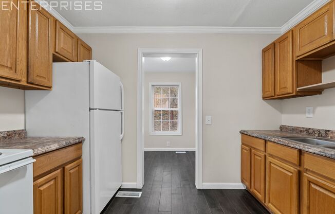 Charming 2-Bedroom Home on Quiet Valley View Circle