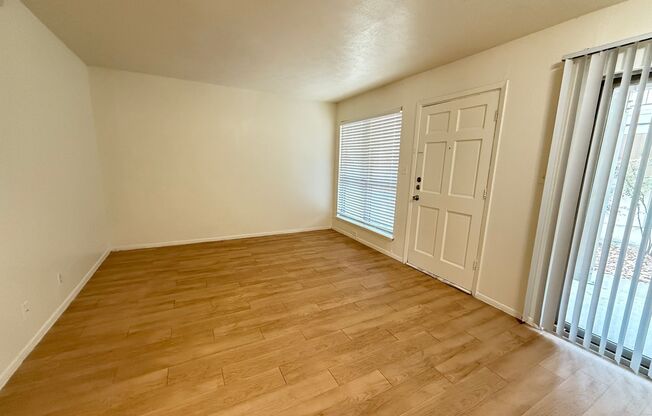 2 beds, 1 bath, 924 sqft, $1,699, Unit OPA-131