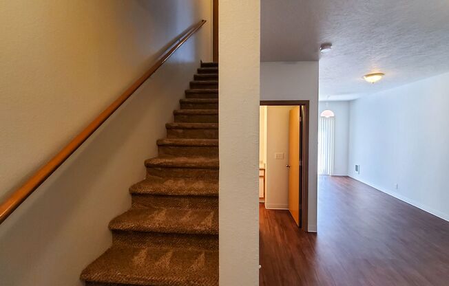 2 beds, 1.5 baths, 896 sqft, $1,495, Unit 660 LaSalle Street #1