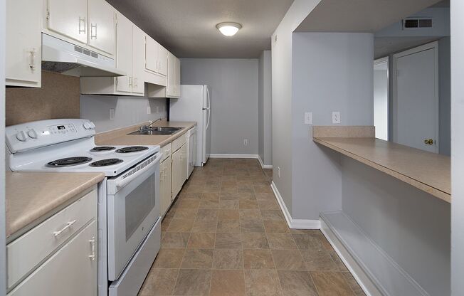 2 beds, 2 baths, 911 sqft, $1,100