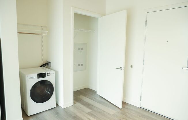 Studio, 1 bath, 479 sqft, $1,400, Unit 305