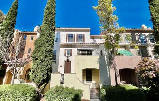 Fantastic 2B/2.5BA Condo in Chula Vista with 2 Car Garage and over 1400 SF of Living Space!
