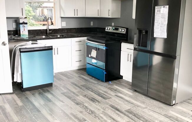 3 Bedroom Townhome with Garage! $500.00 Move in Credit upon approval and move in!