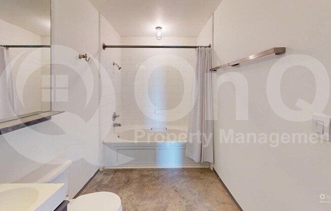 1 bed, 1 bath, 1,039 sqft, $1,649, Unit 911