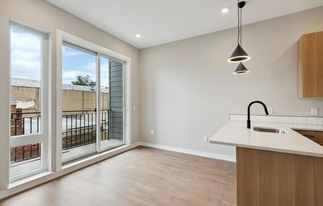 1 bed, 1 bath, 556 sqft, $1,375, Unit Unit 306