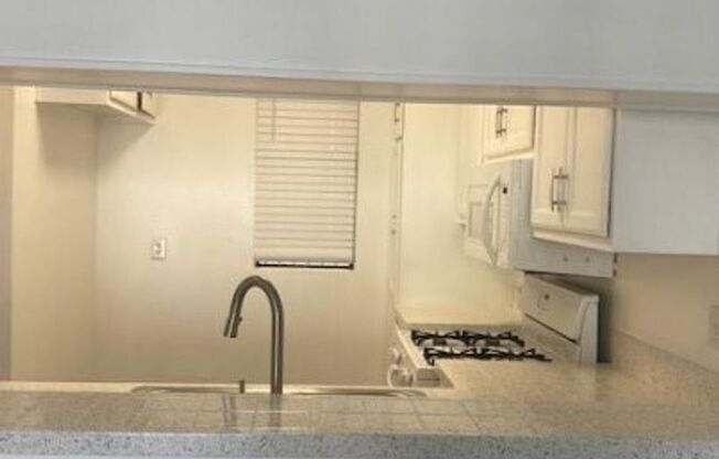 2 beds, 2 baths, $2,695, Unit 1