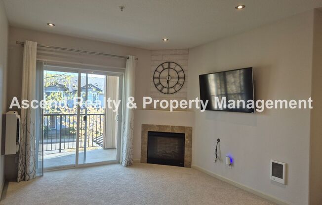 2Bed/2Bath Tanasbourne Condo Quiet Location MiniSplit AC Assigned Parking Space Water & Garbage Included