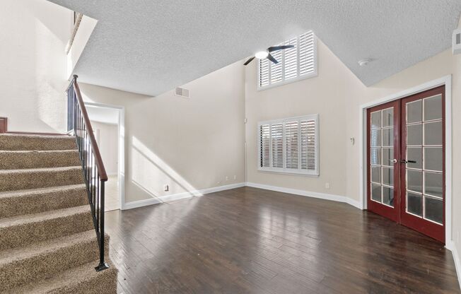 Beautiful 4 bedroom 2.5 baths with no HOA!