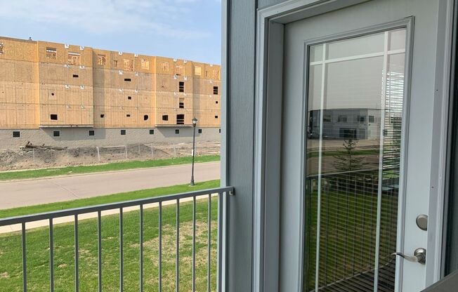 1 bed, 1 bath, 718 sqft, $985, Unit 621-207