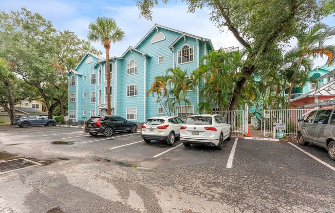Beautiful 2/2 Condo located in South Tampa!