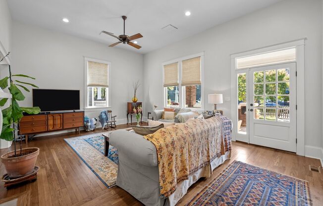 Gorgeous Renovation near Downtown Durham - Soaring Ceilings, Beautiful Finishes, Updated Kitchen & Bathrooms, Pet Friendly!