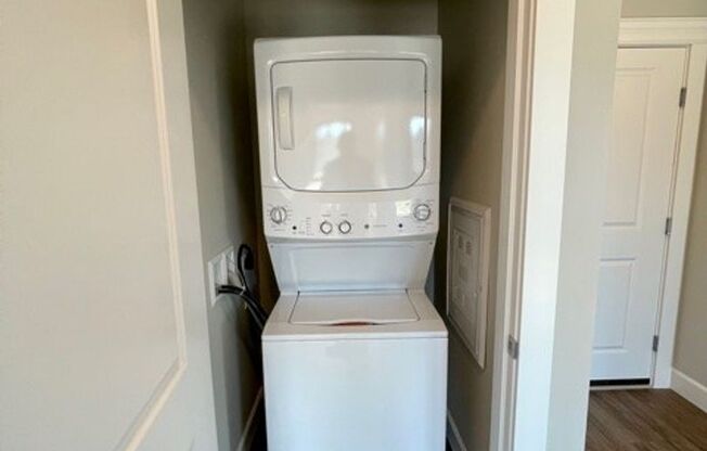 1 bed, 1 bath, 453 sqft, $1,895, Unit 418-301