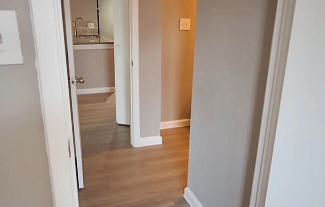 2 beds, 1 bath, 762 sqft, $1,145, Unit 3435