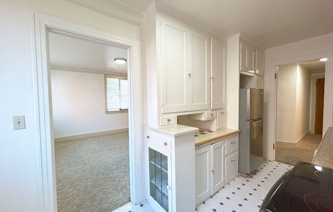 1 bed, 1 bath, 648 sqft, $1,495, Unit Mayfair - 09