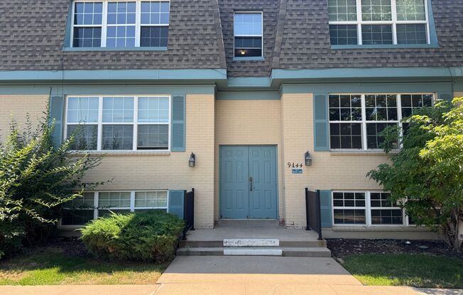 Cozy Condo Just Off of Hampden