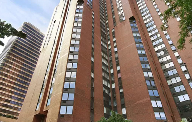 2 beds, 1 bath, $4,000, Unit 4C