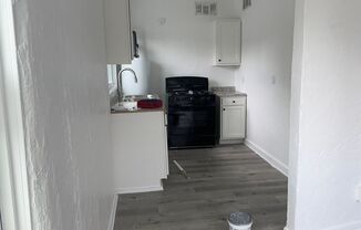 1 bed, 1 bath, 425 sqft, $1,000, Unit Unit 5