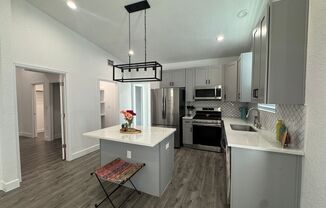 Beautiful 2 bd 2 ba with office! Home minutes from the Historic Pearl! AVAILABLE NOW!