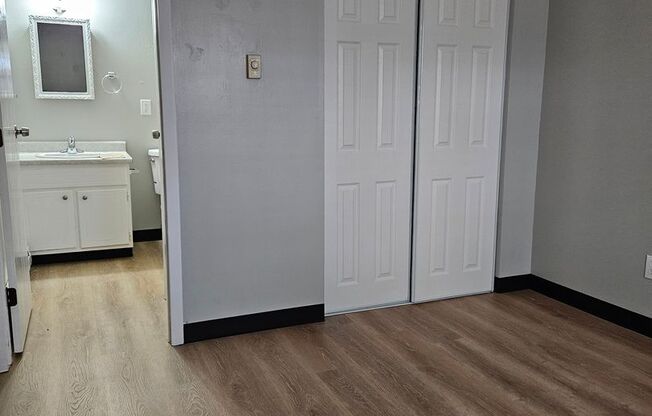 1 bed, 1 bath, $650, Unit 18I