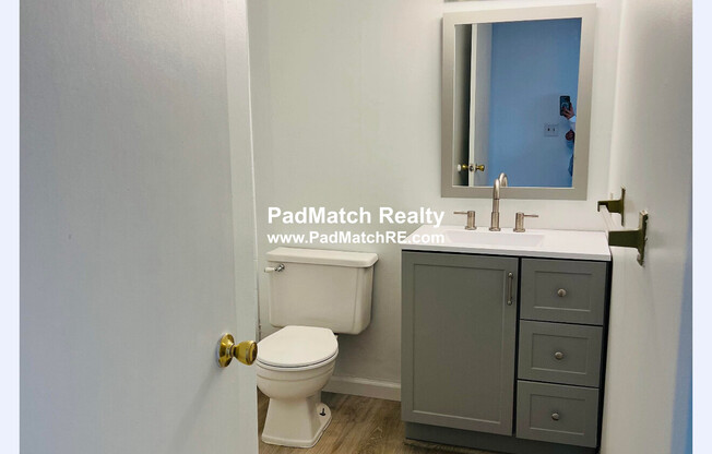 8 SHADOWBROOK LN