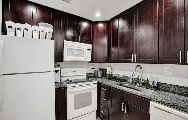 1400 NW 33 WAY