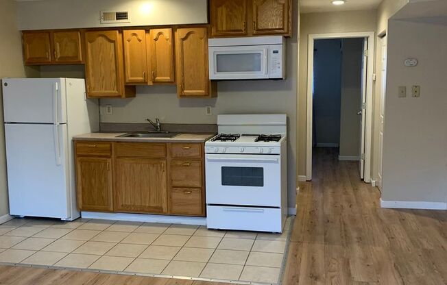 1 bed, 1 bath, $750, Unit #5