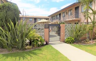 1 BDRM NOW AVAILABLE WITH MOVE IN SPECIAL!!