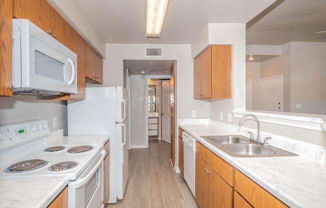 1 bed, 1 bath, 741 sqft, $1,099