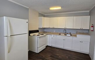 1 bed, 1 bath, $1,000, Unit 1/2