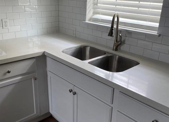 1308 GENOVA ST