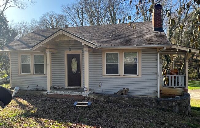 Knoxville 37918 - 3 bedroom, 2 bath home with extra storage - Contact Lisa Vineyard or Shannon Russell 865-216-9334.