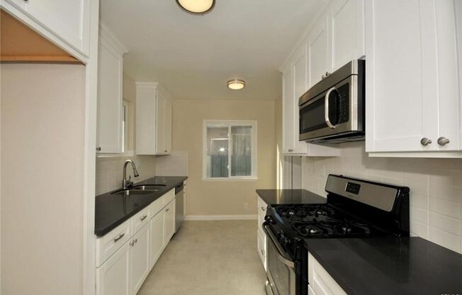 Exquisite Remodeled Home in Gardena: Modern Amenities, Prime Location