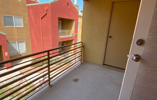 2 beds, 2 baths, $1,900