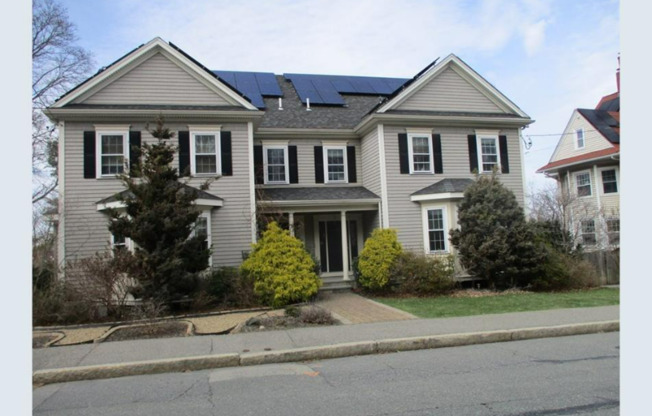 371 AUSTIN ST
