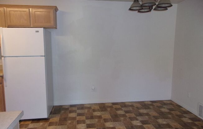 3 beds, 2 baths, $1,200