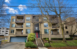Updated 2Be | 1.5 Ba Condo Near to UW