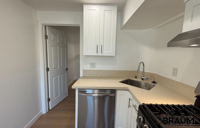 1 bed, 1 bath, 700 sqft, $1,995, Unit 206