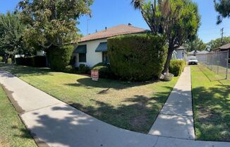 7020-7022 1⁄2 Hazeltine Ave