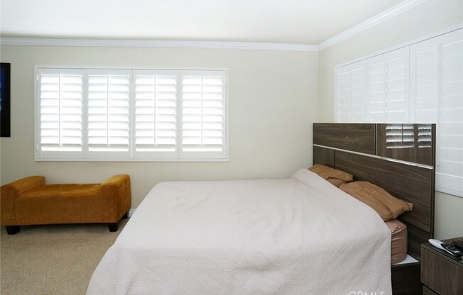 1423 S BEVERLY GLN BLVD