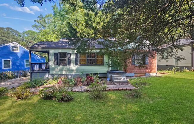 Charming 4-Bedroom Ranch with Partially Finished Basement and Spacious Backyard in Desirable Venetian Hills