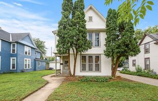 Cute 2BR 1 Bath Apartment Available 8/15